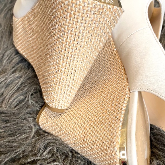 Guess? Wedge White & Gold Sandals 6.5, almost new - Picture 4 of 7